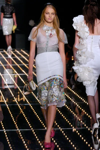 Look 12